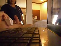 Приятно добраться до дома моей невестки, она очень сексуальная женщина
