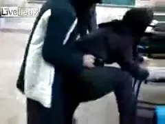 Какой способ есть краны этой брюнетки