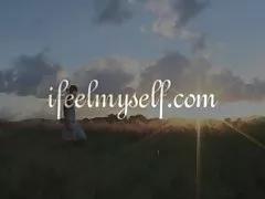 Веб-камера мастурбирует с большим желанием