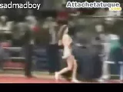 Маленькая сестра, я собираюсь дать тебе солнцезащитный крем ..